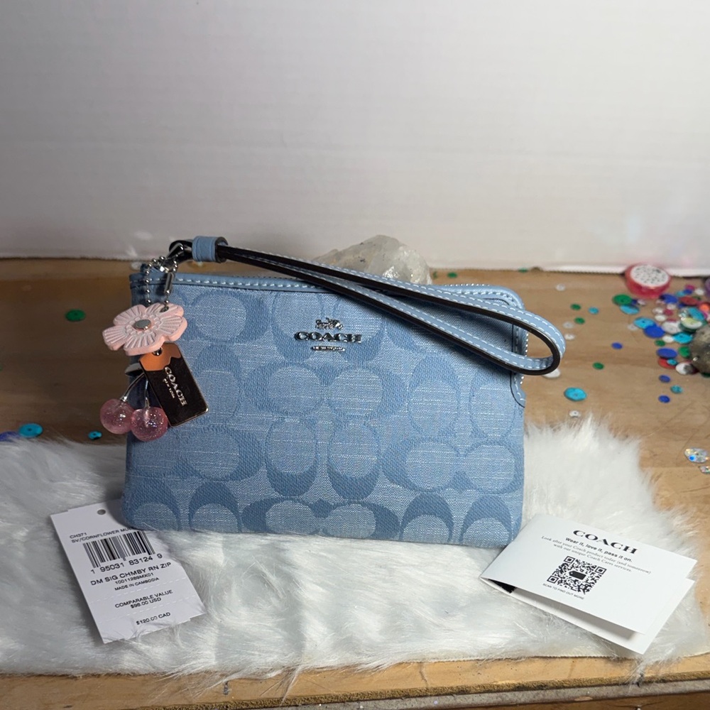 Coach Signature Blue Wristlet